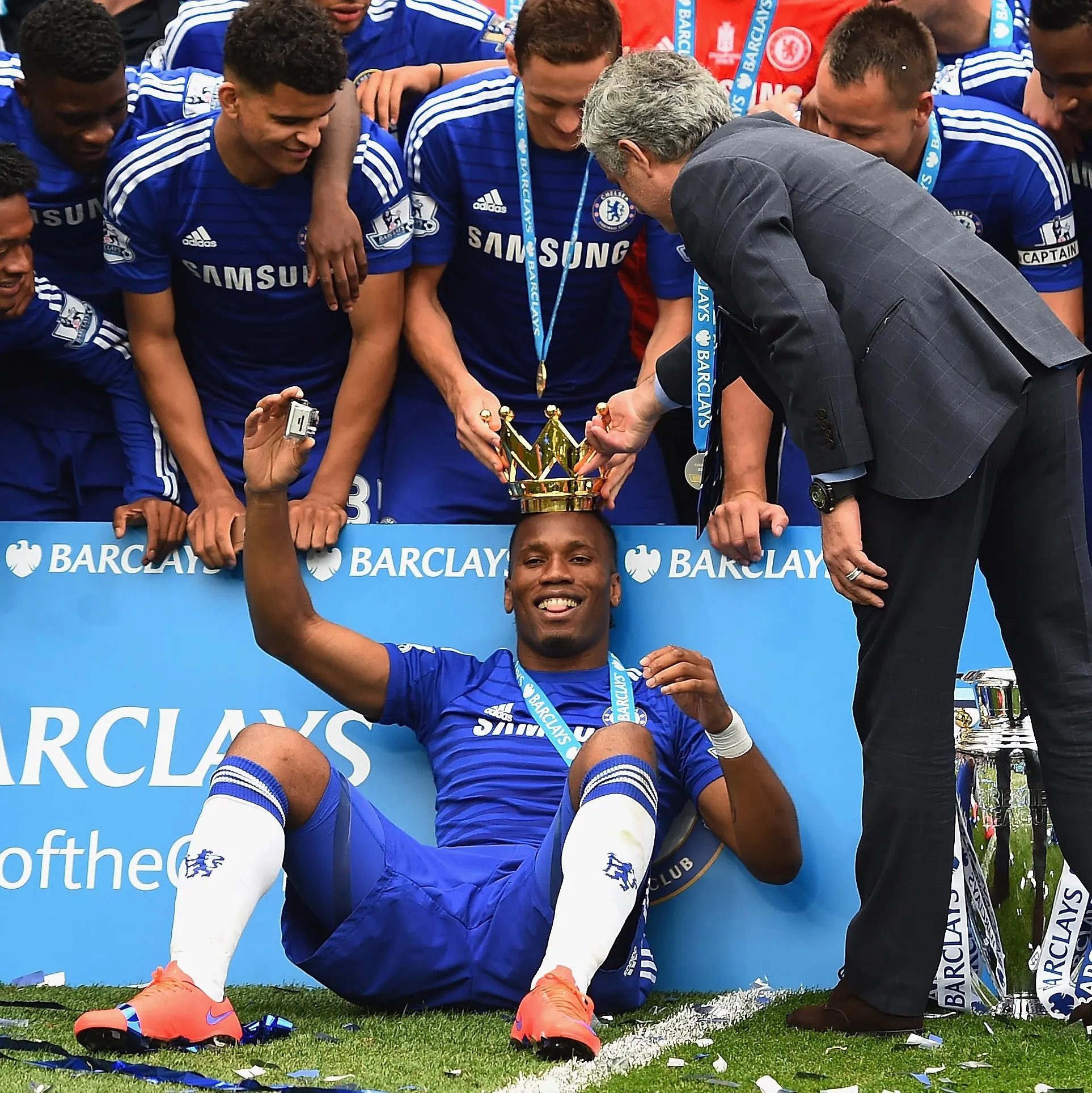 九游体育-拜仁慕尼黑队徽图片